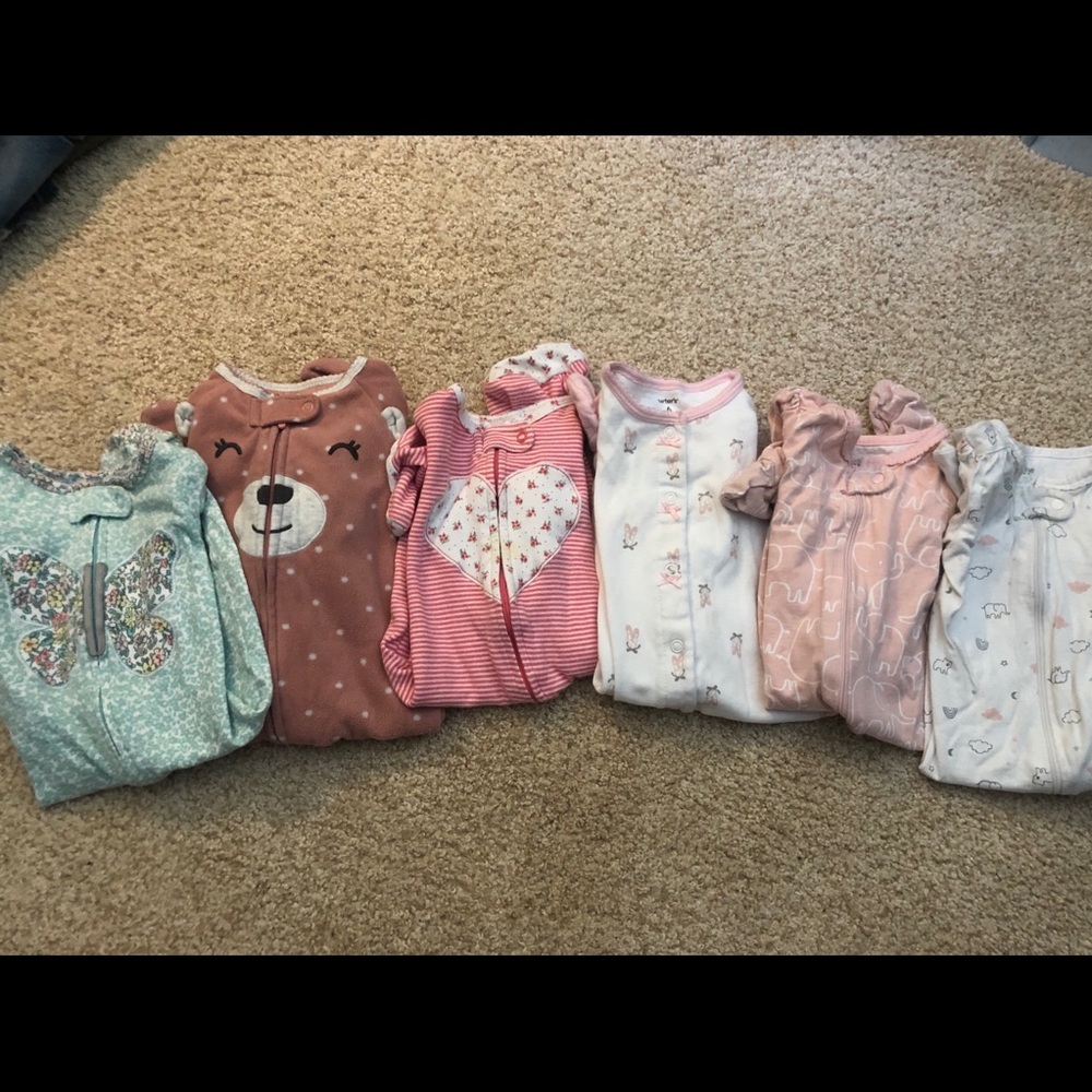 Bundle of 6 pair of carters sleepers size 6 month